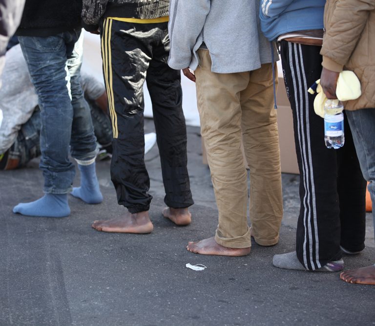 Sisilian Cataniaan saapuneita siirtolaisia vuonna 2015.