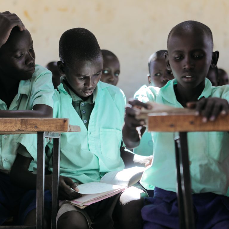 koululaisia Turkanassa