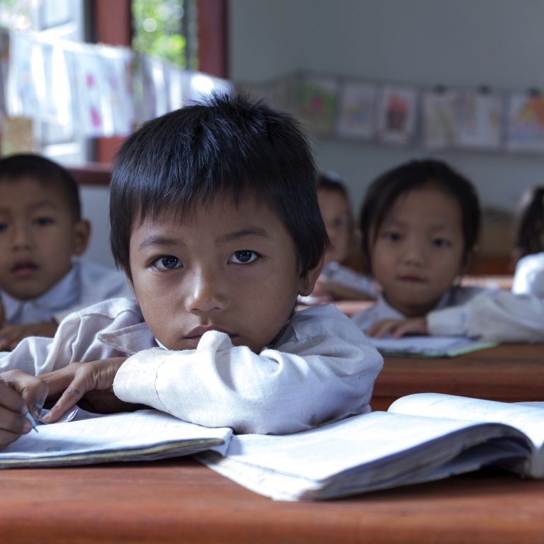 koulussa laosissa