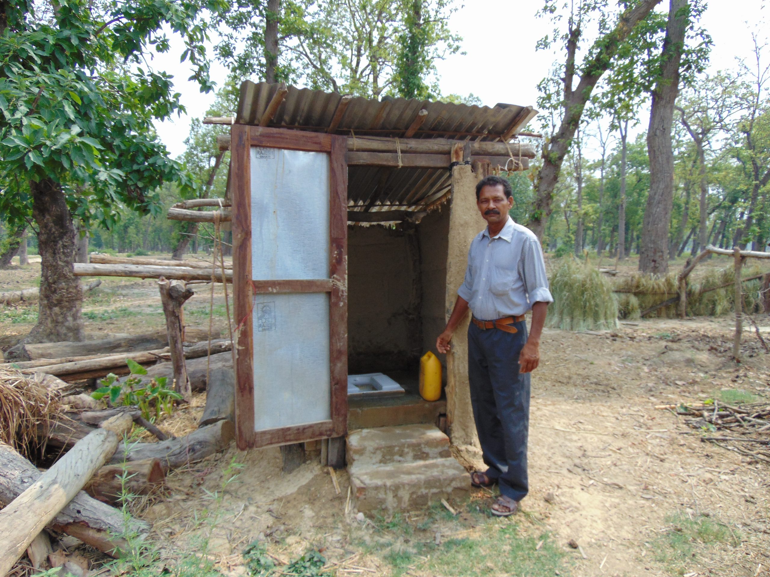 Fida sanitaatiotilojen kunnostusta Nepalissa