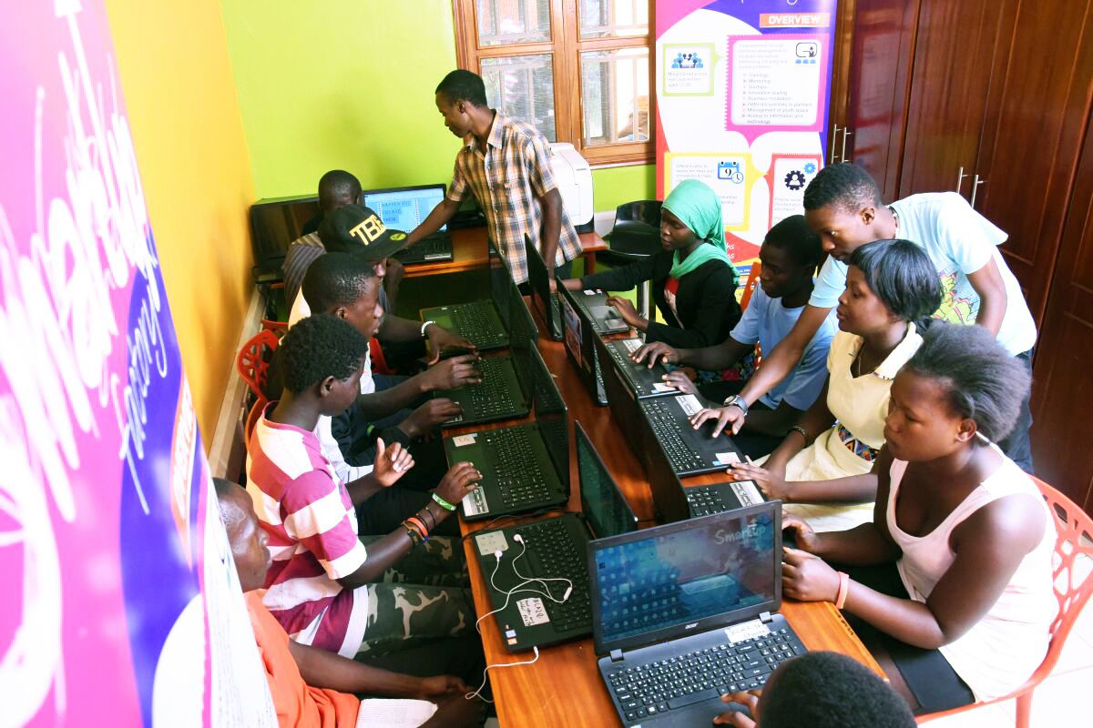 Planin tietokonetyöpaja Ugandassa