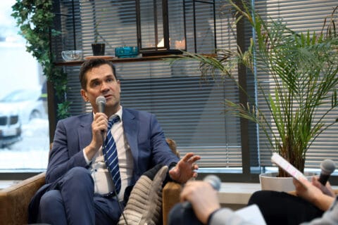 Presidenttiehdokas Mika Aaltola Fingon vaalitentissä: Ukrainan kyky pysäyttää Venäjän hyökkäys oli paljolti tämän asian ansiota – ”Siitä voi Venäjä vain unelmoida”