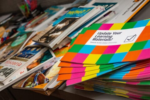 Uusia ja päivitettyjä oppaita järjestötyön tueksi