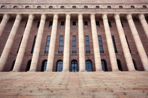 Kaikesta ei päätetäkään eduskunnassa 