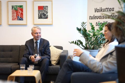 Pekka Haavisto Fingon vaalitentissä: Tunnen kiinnostusta Geneven pakolaissopimuksen kehittämiseen – Venäjän mafiamaiselle toiminnalle saatava stoppi