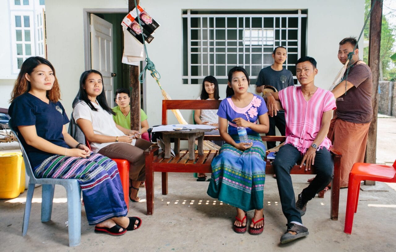 Nuorten rauhanryhmä Myanmarista|||